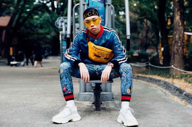 K-Hip Hop: Kenalan Sama Rapper BewhY yang Punya Gaya Rap dan Fashion Unik 