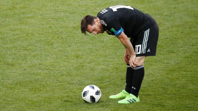 Messi di laga kontra Islandia. (Foto: REUTERS/Christian Hartmann)