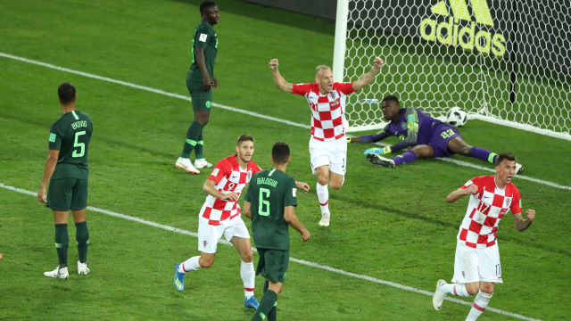 Gol Kroasia ke gawang Nigeria. (Foto: REUTERS/Lucy Nicholson)