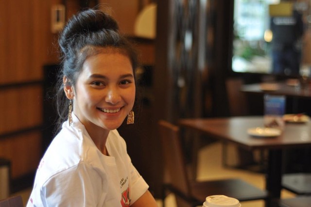 5 Seleb Cantik Jomblo Yang Minta Dipersunting Banget Kumparan Com