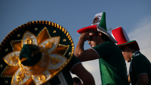 Suporter Timnas Meksiko. (Foto: REUTERS/Hannah McKay)