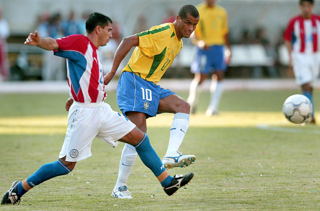 Rivaldo, Timnas Brasil 2002 (Foto: ANTONIO SCORZA / AFP)