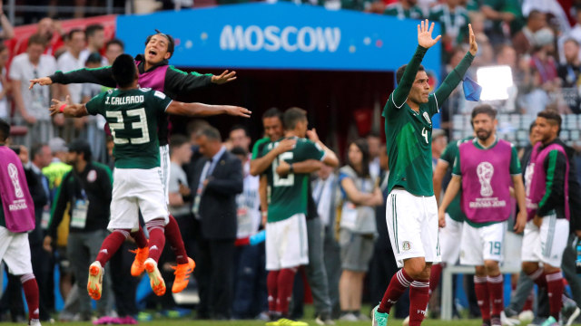Kegembiraan pemain Meksiko. (Foto: REUTERS/Maxim Shemetov)