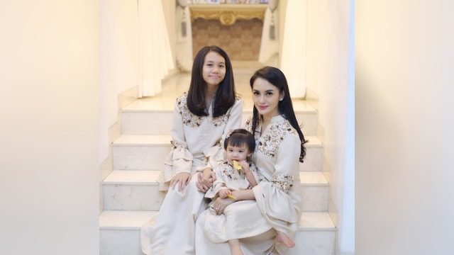 Ririn Ekawati dan anak-anaknya (Foto: Instagram @ririnekawati)