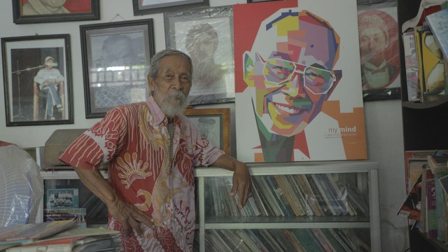 Adik Pramoedya Ananta Toer, Doktor dari Rusia yang Kini Jadi Pemulung (5692)
