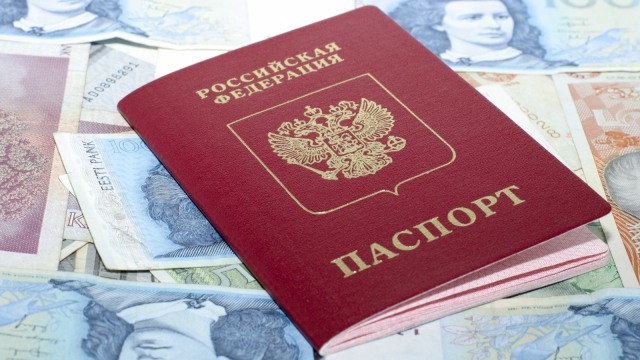 Paspor Rusia. (Foto: Shutterstock)