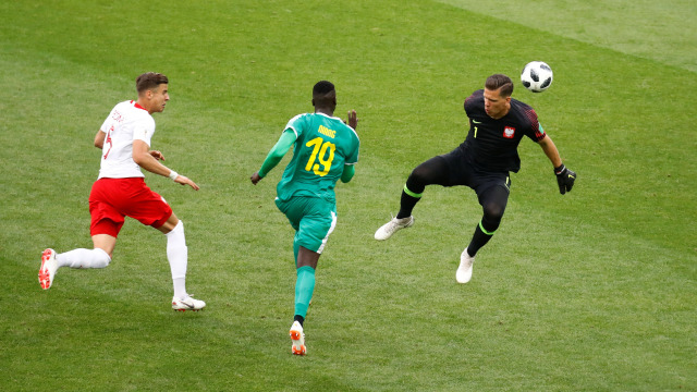 Proses gol kedua Senegal. (Foto: REUTERS/Kai Pfaffenbach)