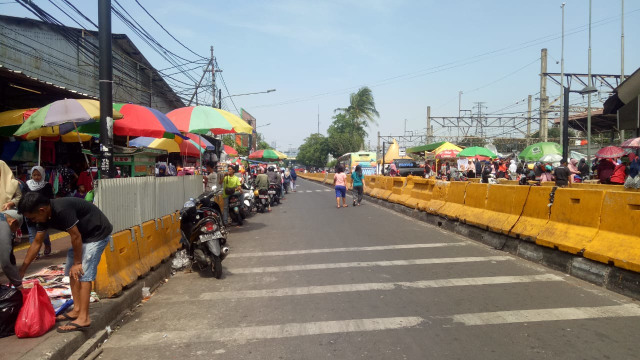 Pedagang Jalan Jati Baru sudah mulai berdagang. (Foto: Ainul Qalbi/kumparan)