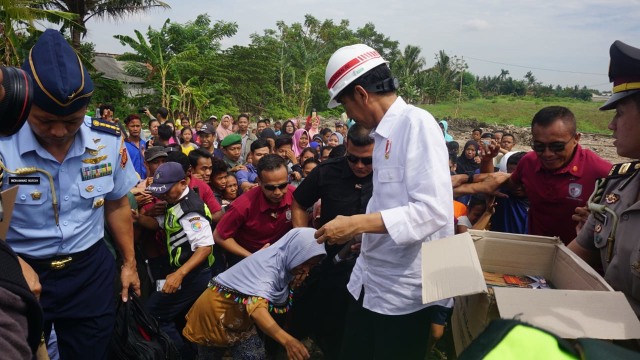 Jokowi Jajal Lokasi Runway 3 di Tangerang (Foto: Yudhistira Amsal/kumparan)
