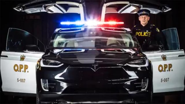 Tesla Model X yang jadi mobil polisi (Foto: dok. Drive Spark)