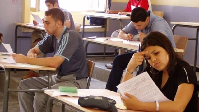 Siswa Aljazair sedang ujian sekolah. (Foto: Magharebia/Flickr)