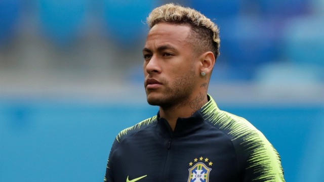 Neymar di sesi latihan Brasil. Foto: Reuters/Henry Romero
