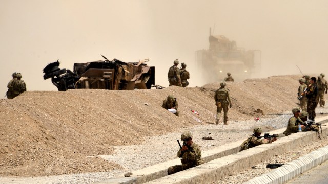 Serangan Taliban (Foto: AFP/JAVED TANVEER )