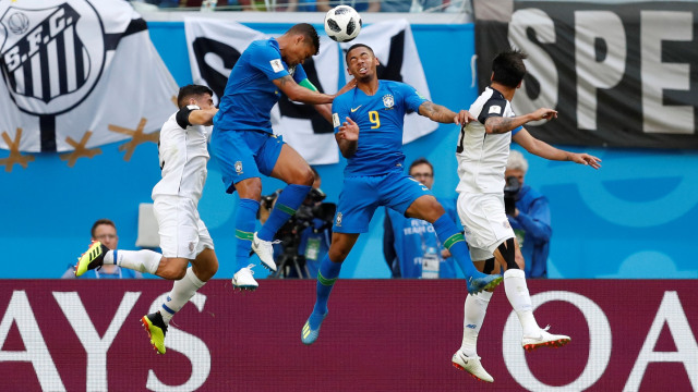 Thiago Silva & Gabriel Jesus vs Kosta Rika. (Foto:  REUTERS/Carlos Garcia Rawlins)