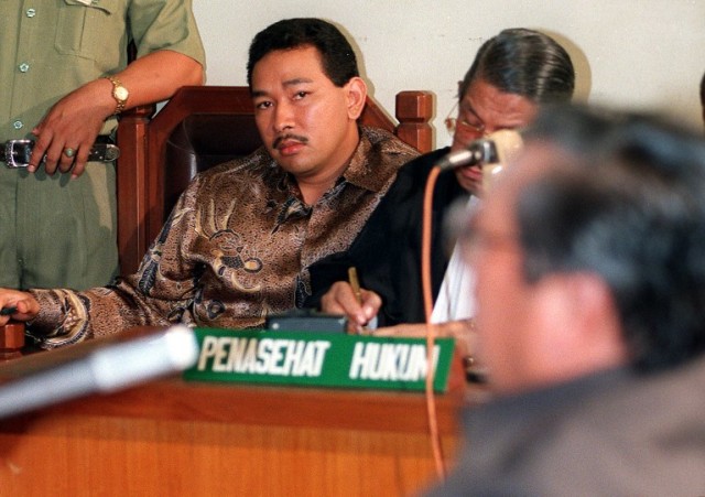 Tommy Soeharto di pengadilan (Foto: Oka Budhi/AFP)