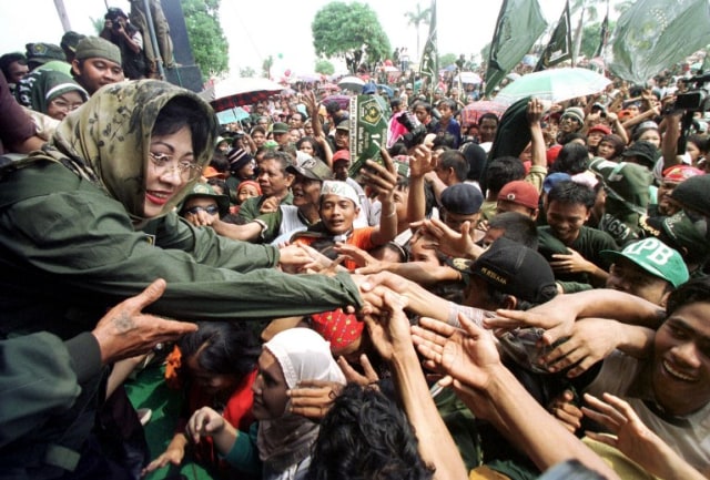 Kampanye Tutut jadi capres 2004 (Foto: AFP)