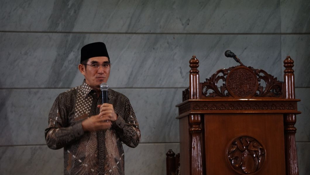 Penahanan Jumhur Hidayat Ditangguhkan, Hamdan Zoelva-Rizal Ramli Jadi Penjamin (1)