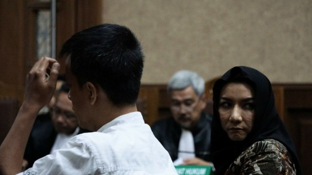 Rita Widyasari dan Khairudin di Pengadilan Tipikor (Foto: Nugroho Sejati/kumparan)