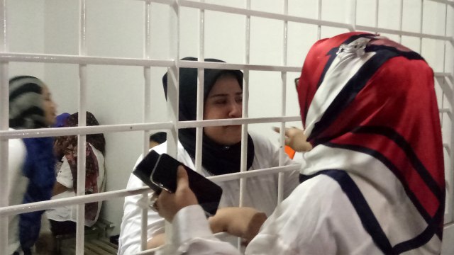 Dhawiya Zaida diruang tahanan di PN Jaktim. (Foto: Aria Pradana/kumparan)