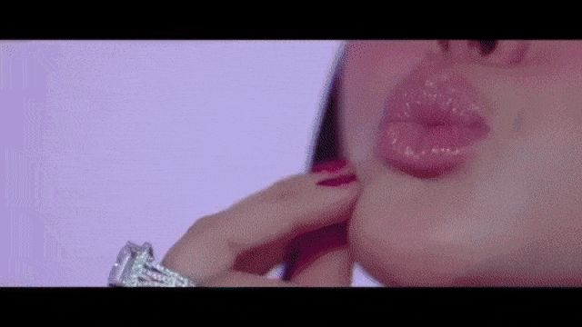 Manjanya Syahrini di Video Klip 'Gubrak Gubrak Gubrak Jeng Jeng Jeng' (31738)