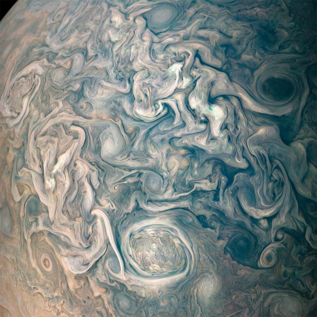 Awan Jupiter yang Mirip Lukisan Van Gogh (Foto: NASA)