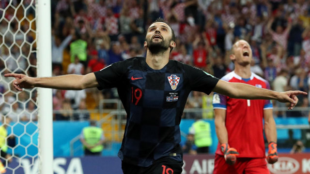 Milan Badelj bukukan keunggulan Kroasia. (Foto: REUTERS/Albert Gea)