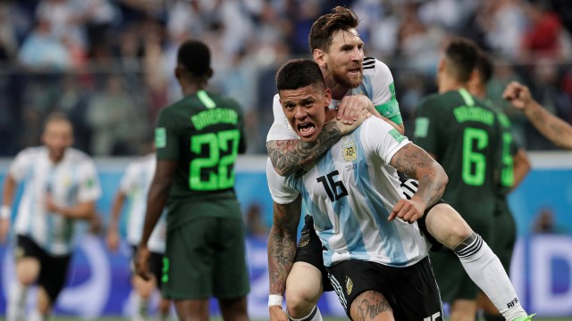 Rojo mencetak gol kemenangan Argentina (Foto: REUTERS/HENRY ROMERO)