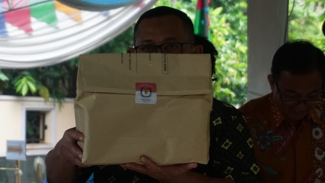 Pengecekan surat suara dan kotak suara (Foto: Iqbal Firdaus/kumparan)