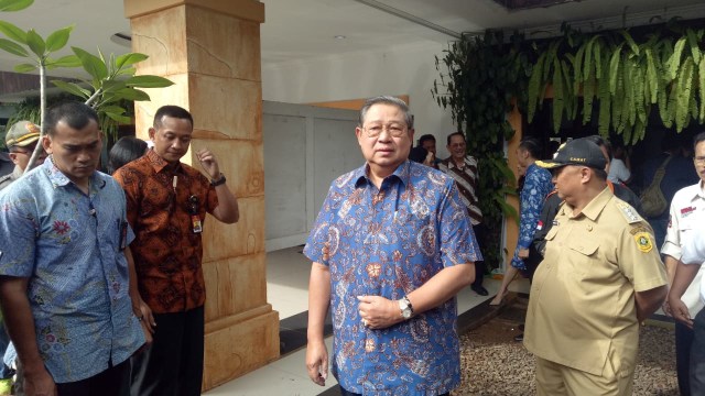 SBY berikan pernyataan usai mencoblos. (Foto: Aprilandika Pratama/kumparan)