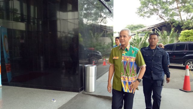 Ganjar Pranowo tiba di Gedung KPK. (Foto: Aprilandika Pratama/kumparan)