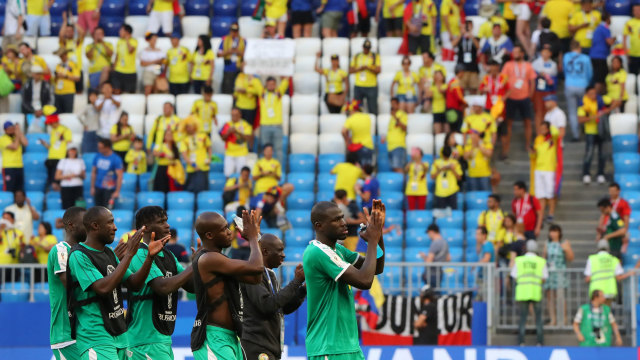 Pemain Senegal berterima kasih pada suporter. (Foto: REUTERS/Marcos Brindicci)