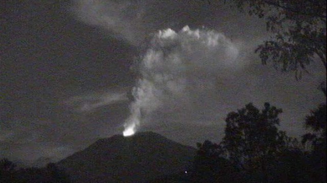 Visual Gunung Agung Jumat (29/6) pagi. (Foto: Dok. PVMBG)