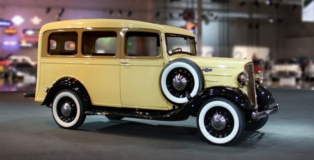 Chevrolet Suburban 1936 (Foto: dok. Chevrolet)