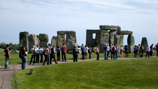 Stonehenge ramai wisatawan. (Foto: Flickr/Arthur Pignotti)