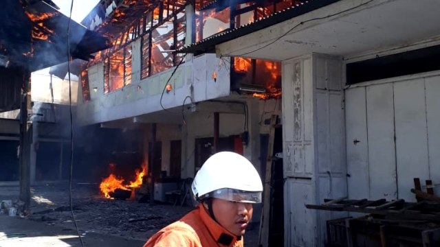 Kebakaran di Surabaya. (Foto: Dok. Istimewa)