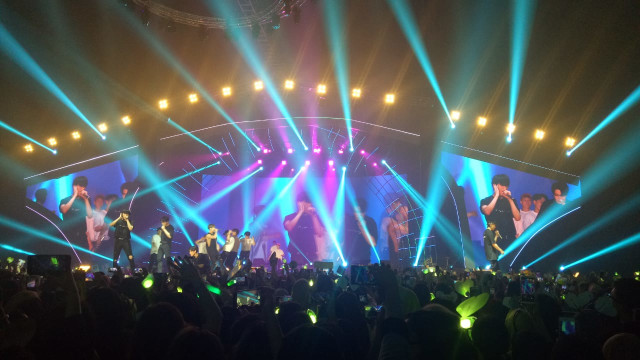 Kemeriahan konser GOT7 'Eyes On You'. (Foto: Anissa Maulida/kumparan)