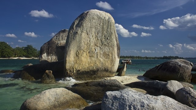 Batu Berlayar (Foto: Flickr/Yant Yanto)