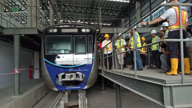 Menhub tinjau MRT Lebak Bulus (Foto: Ela Nurlaela/kumparan)