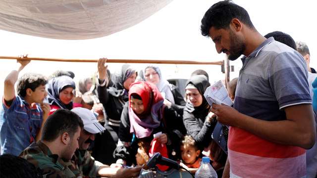 Masyarakat Suriah pulang dari Lebanon (Foto: Reuters/Omar Sanadiki)