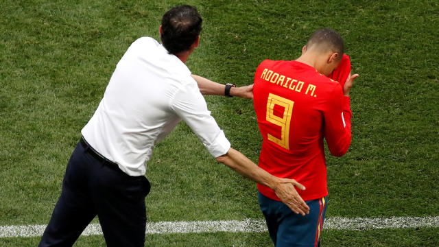 Spanyol vs Rusia (Foto: Maxim Shemetov/Reuters)