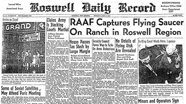 Koran yang memuat berita penampakan UFO. (Foto: Roswell Daily Record via Wikimedia Commons)