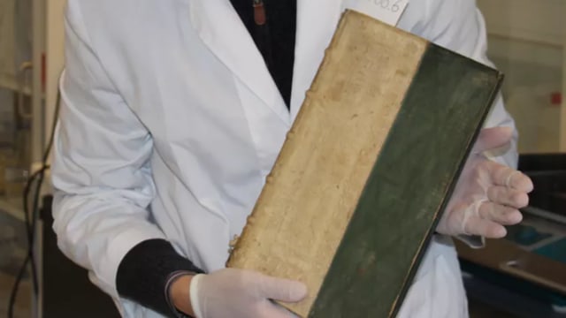 Salah satu buku kuno di Denmark yang beracun. (Foto: University of Southern Denmark)