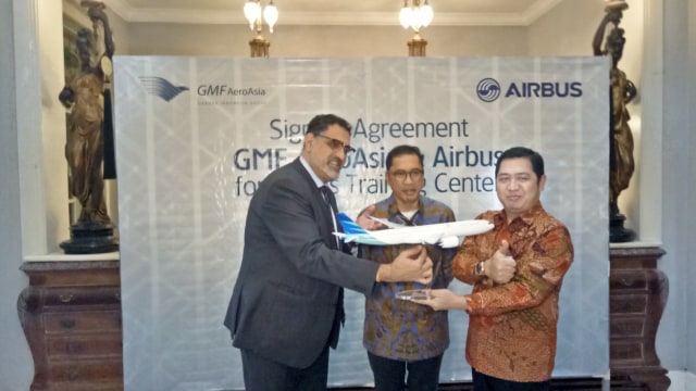 Perjanjian kerja sama pelatihan perawatan  GMF dan Airbus di Bunga Rampai, Jakarta Pusat, Selasa (3/7) (Foto: Ela Nurlaela/kumparan)