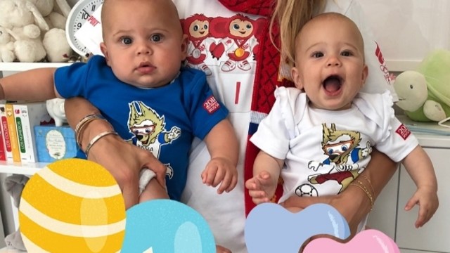 Si kembar, anak-anak Enrique Iglesias (Foto: Instagram @annakournikova)