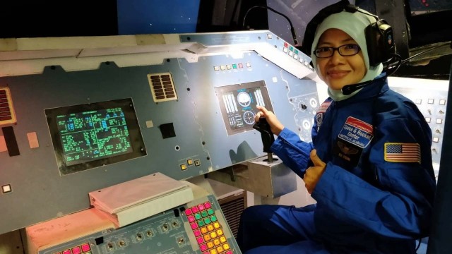 Pelatihan astronaut dan luar angkasa di U.S. Space & Rocket Center (USSRC) di Huntsville, Alabama, Amerika Serikat. (Foto: Dok. Nur Fitriana )