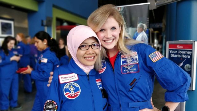 Pelatihan astronaut dan luar angkasa di U.S. Space & Rocket Center (USSRC) di Huntsville, Alabama, Amerika Serikat. (Foto: Dok. Nur Fitriana )