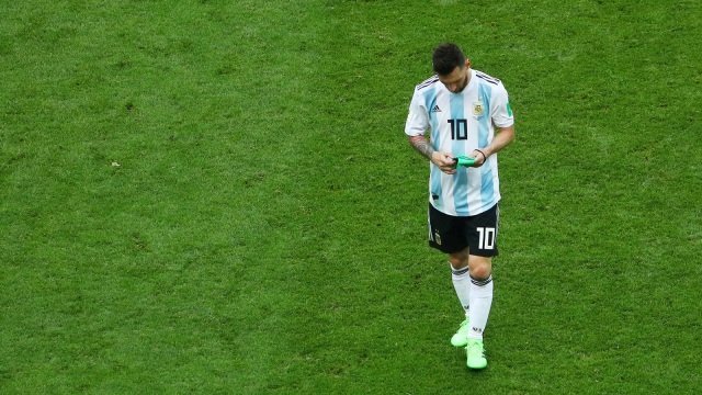 Ekspresi Lionel Messi usai Argentina tersingkir dari Piala Dunia 2018. (Foto: Pilar Olivares/Reuters)