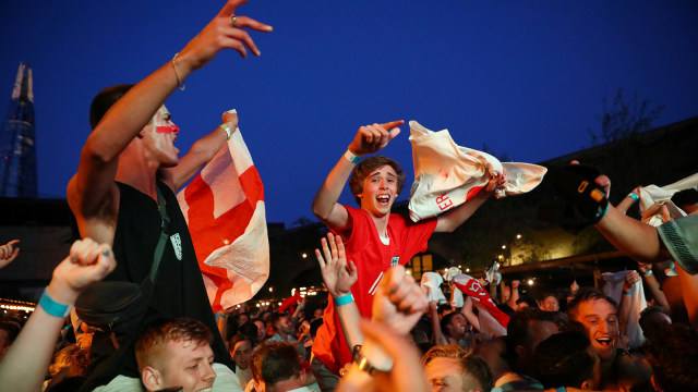 Suporter Inggris (Foto: Reuters/Simon Dawson)