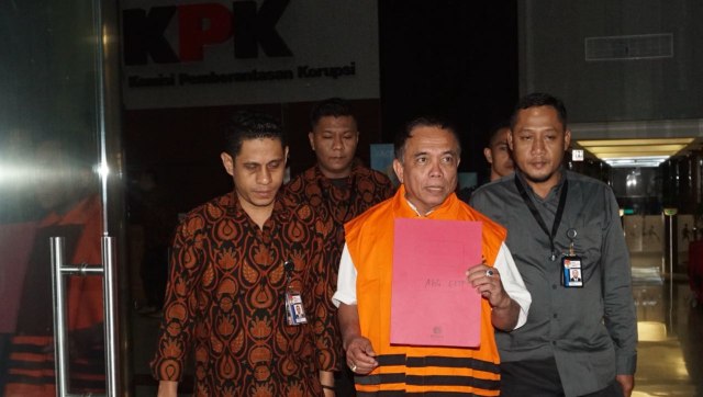 Gubernur Aceh Irwandi Yusuf resmi ditahan KPK (Foto: Fanny Kusumawardhani/kumparan)