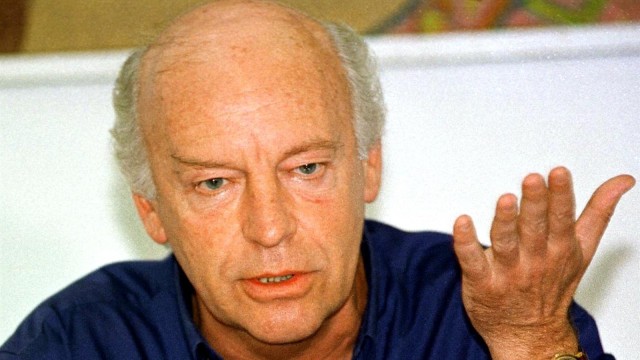 Eudardo Galeano pada 1999 di Havana. (Foto: AFP/Niurka Barroso)